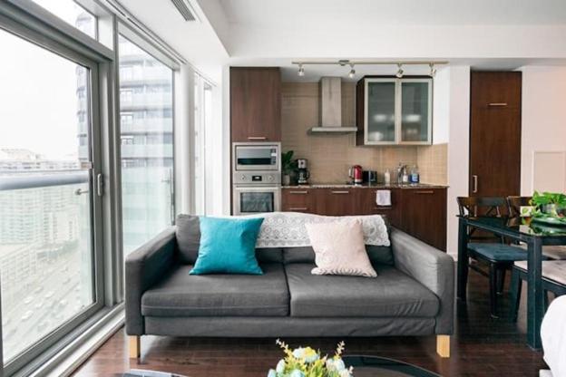 Hotel Comfort Opulence Suites Downtown 20th Floor View Toronto