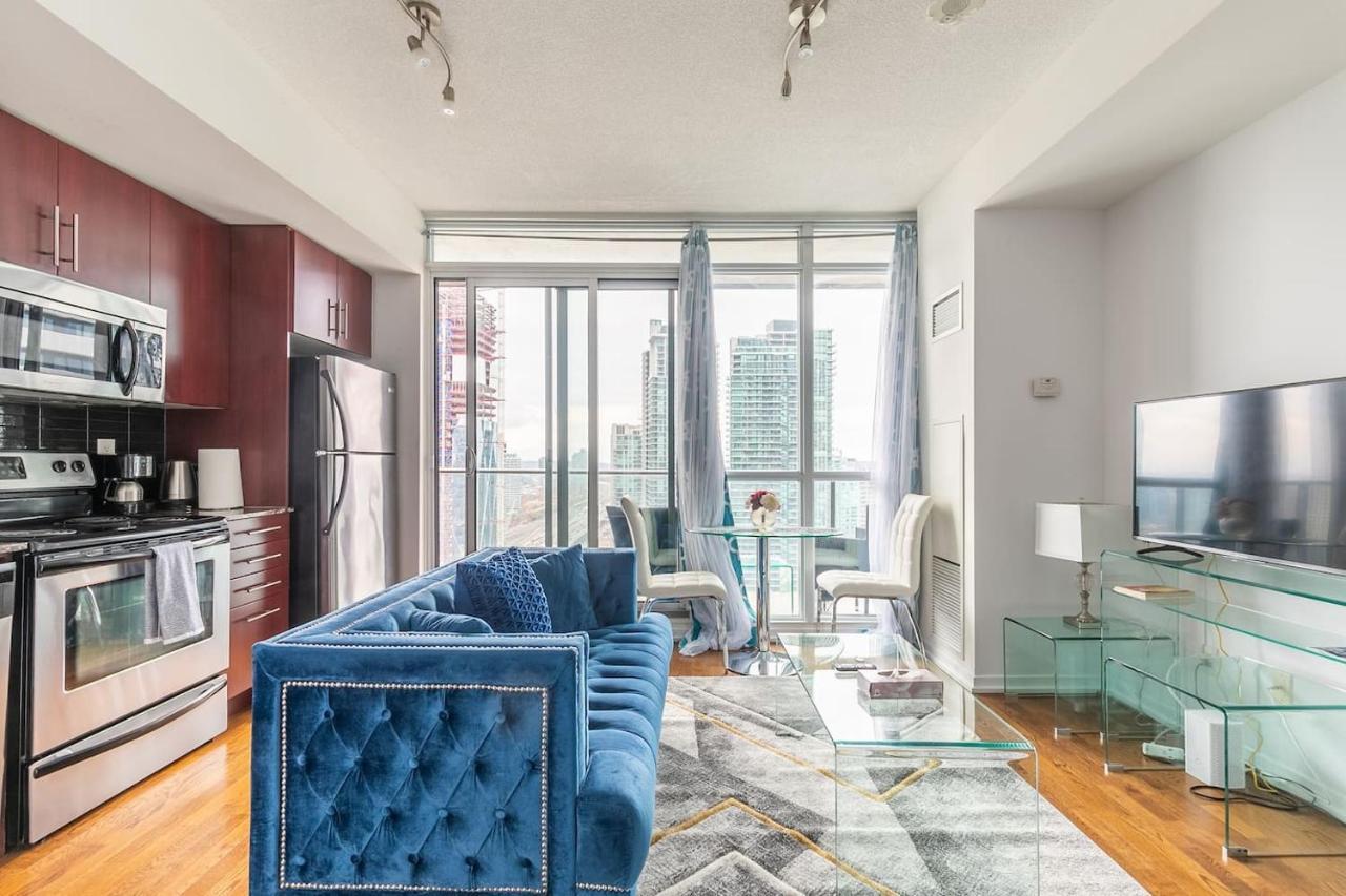 Gorgeous 1br W/parking Across The Scotiabank Arena Apartment *