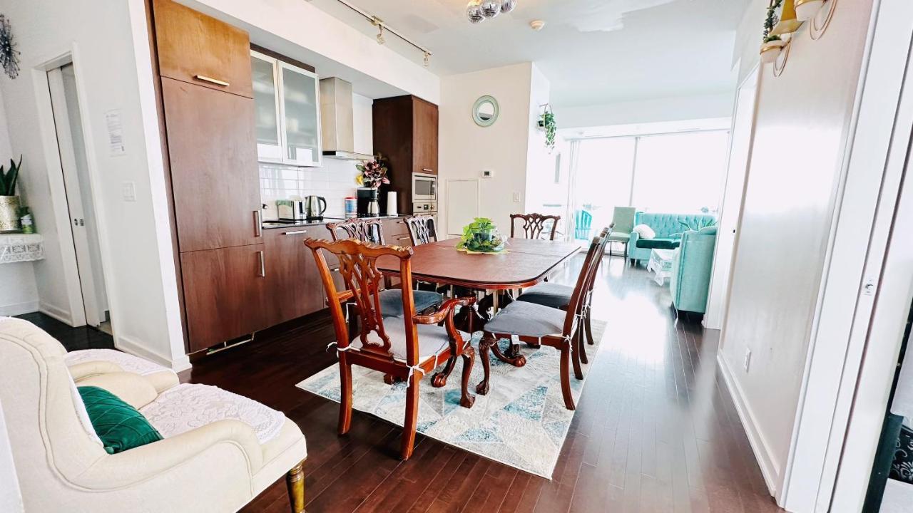 Comfort Opulence Suites 3 Bedroom With Panoramic Cn Tower View Hotel