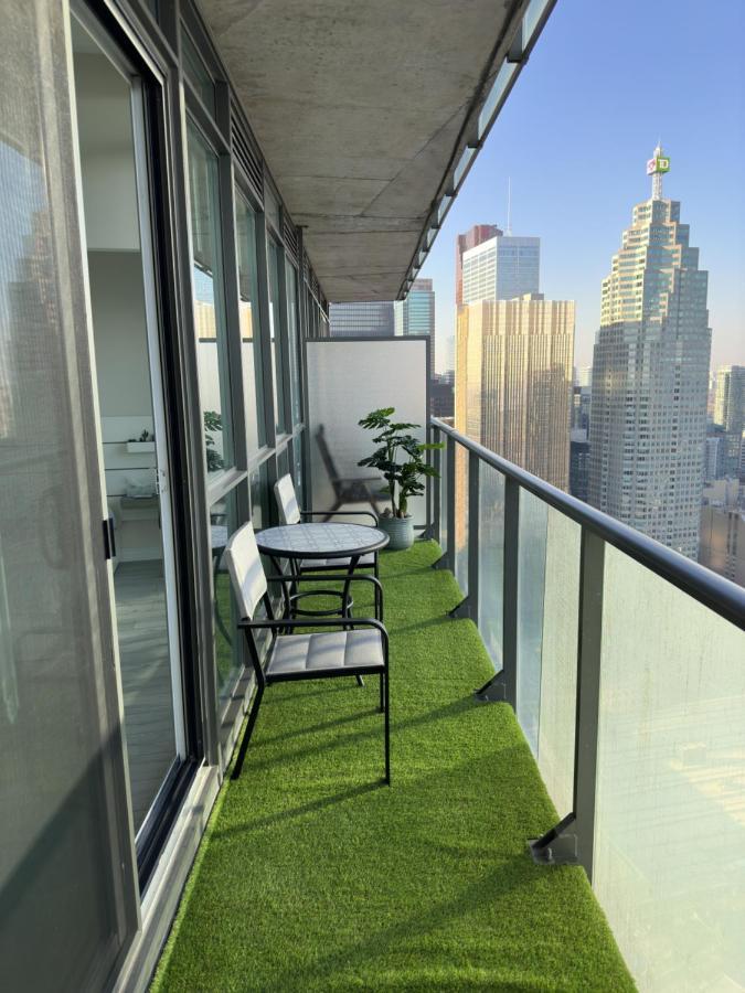 Luxury Downtown 2 Bedroom With And Views And Free Parking Apartment Toronto