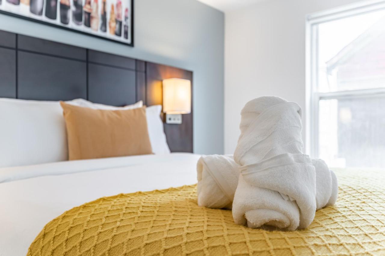 Kensington Place Apartments * Toronto