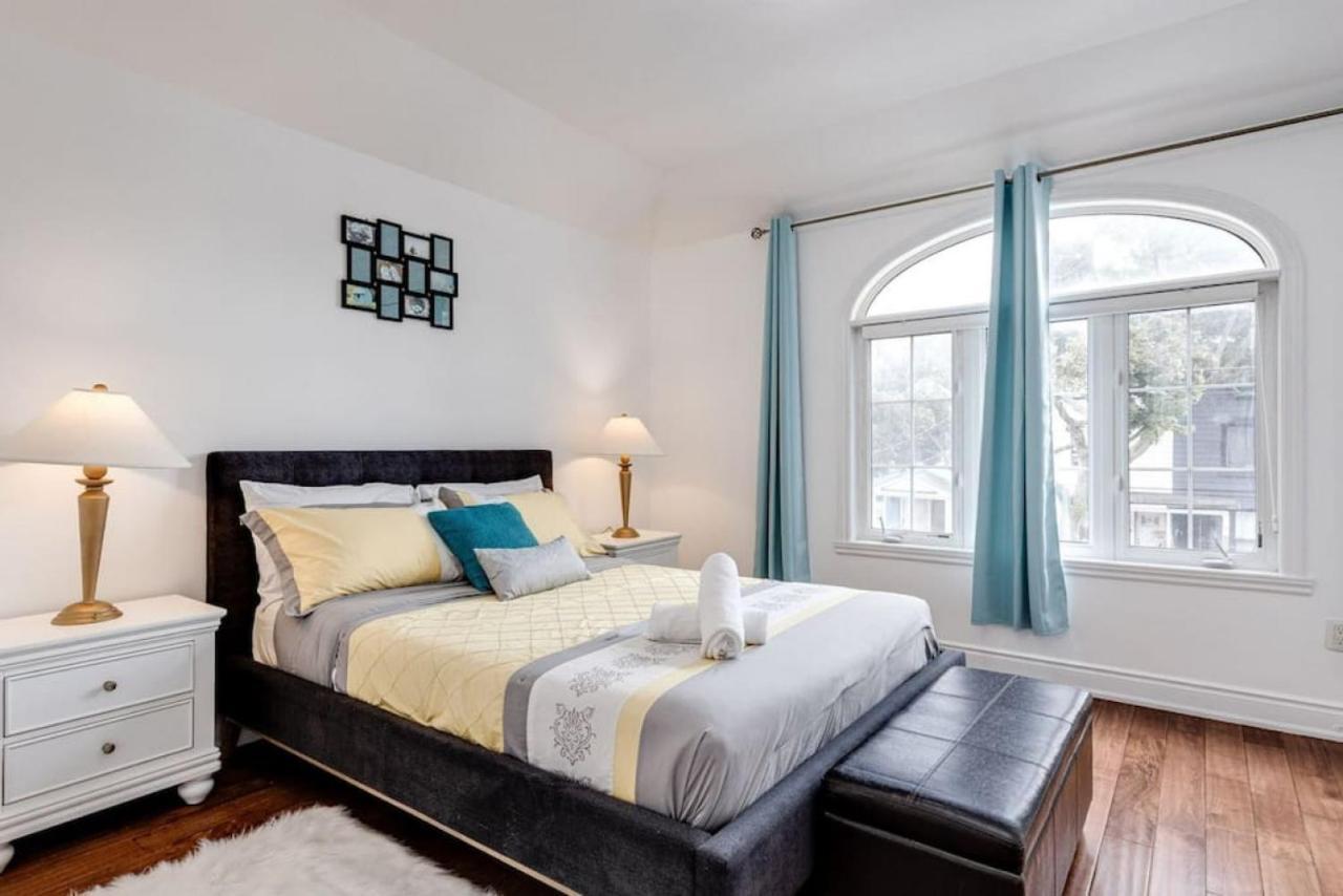 Holiday home 3br Casa Close To Woodbine With Deck Area And Wfh Toronto