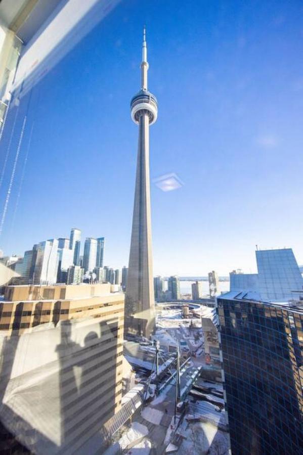 Exec 2br 2bth W Million Dollar View Of Cn Tower Holiday home *