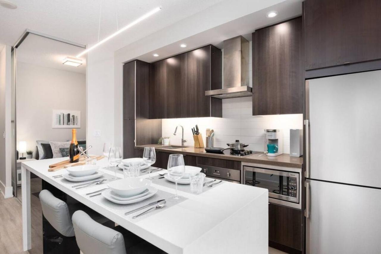 Holiday home Luxury Cn Tower View King Bed Balcony Free Park