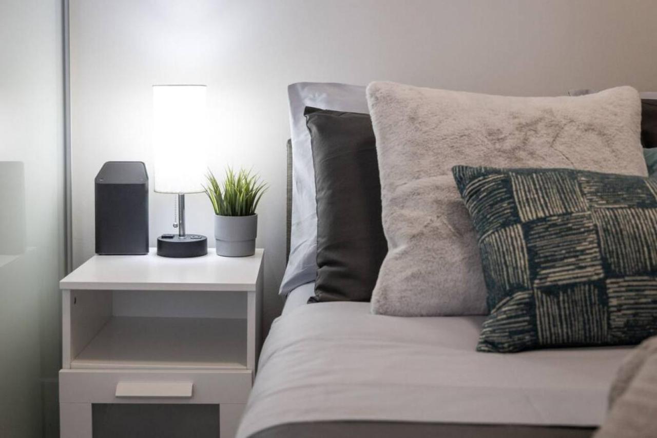 Luxury Cn Tower View King Bed Balcony Free Park *