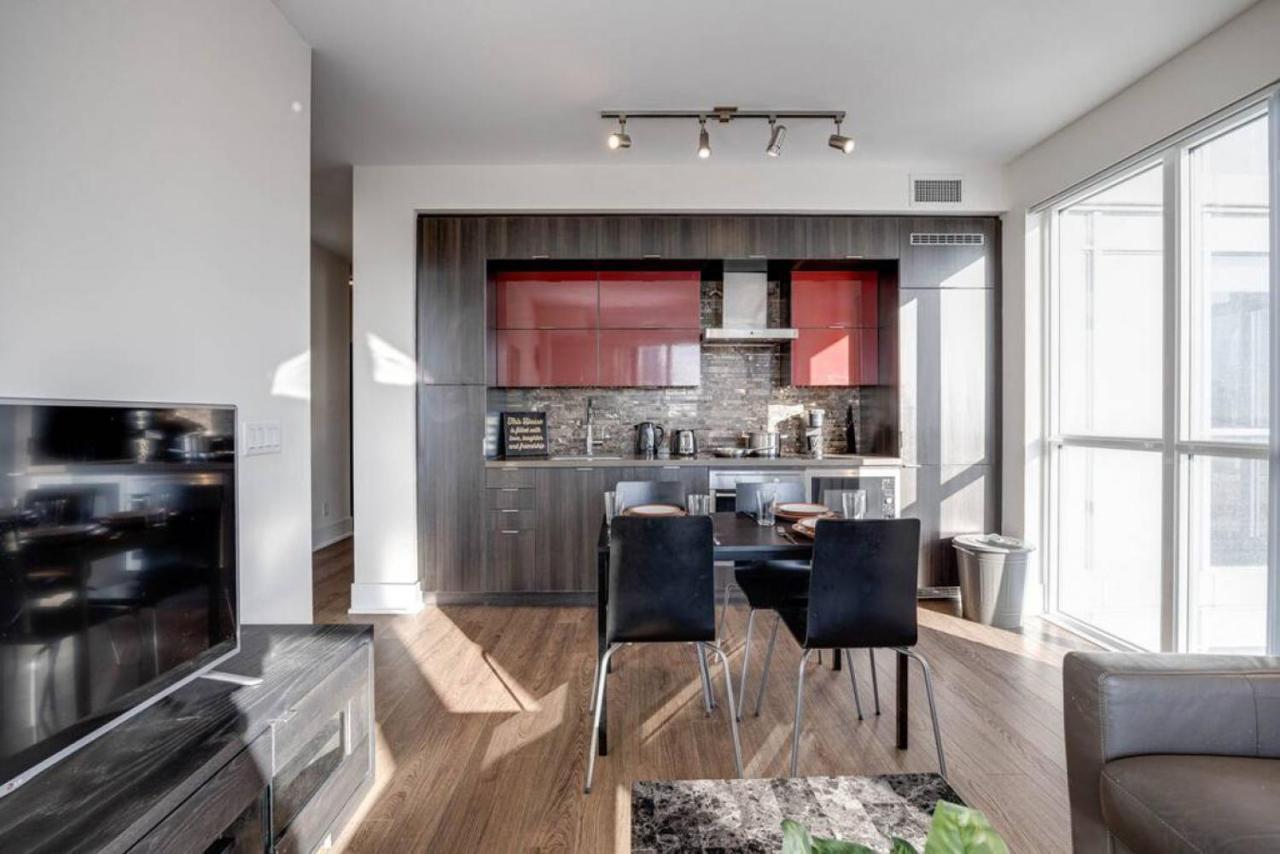 Holiday home Exec 2br 2bth W Million Dollar View Of Cn Tower Toronto