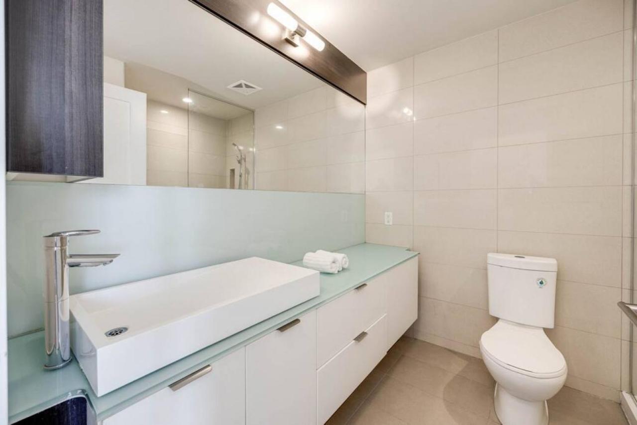 Holiday home Exec 2br 2bth W Million Dollar View Of Cn Tower Toronto