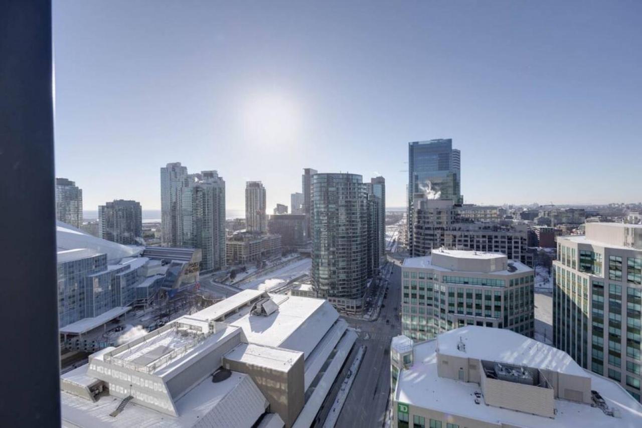 Exec 2br 2bth W Million Dollar View Of Cn Tower Holiday home *