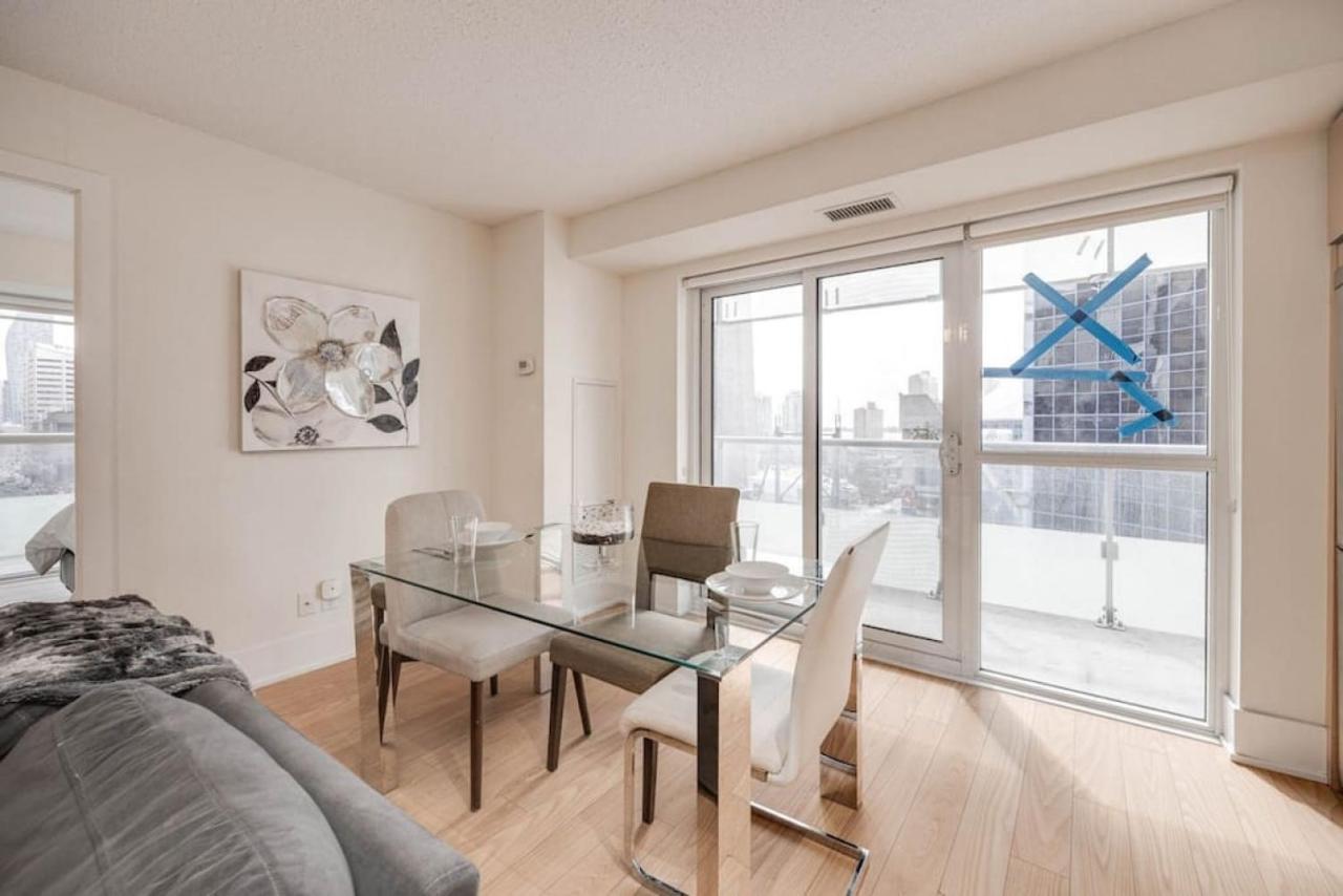 Holiday home 2br Fantastic View Of Cn Tower And Roger Centre *