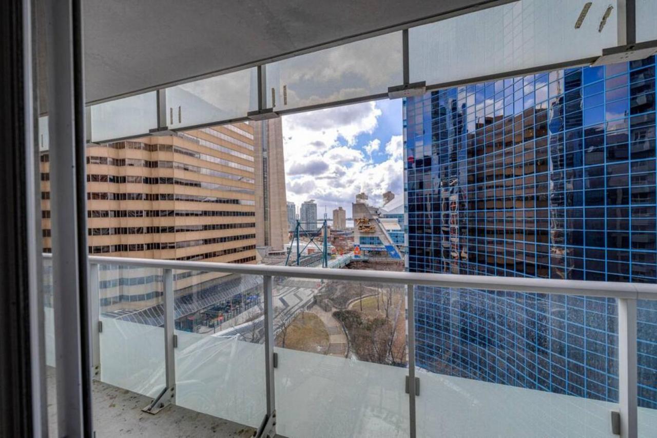 2br Fantastic View Of Cn Tower And Roger Centre Holiday home