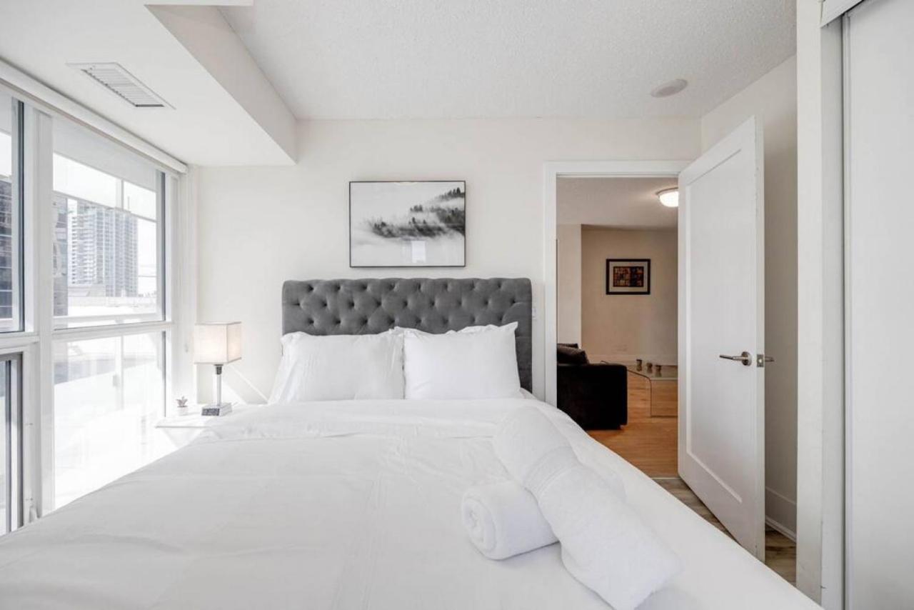 2br Fantastic View Of Cn Tower And Roger Centre Holiday home Toronto
