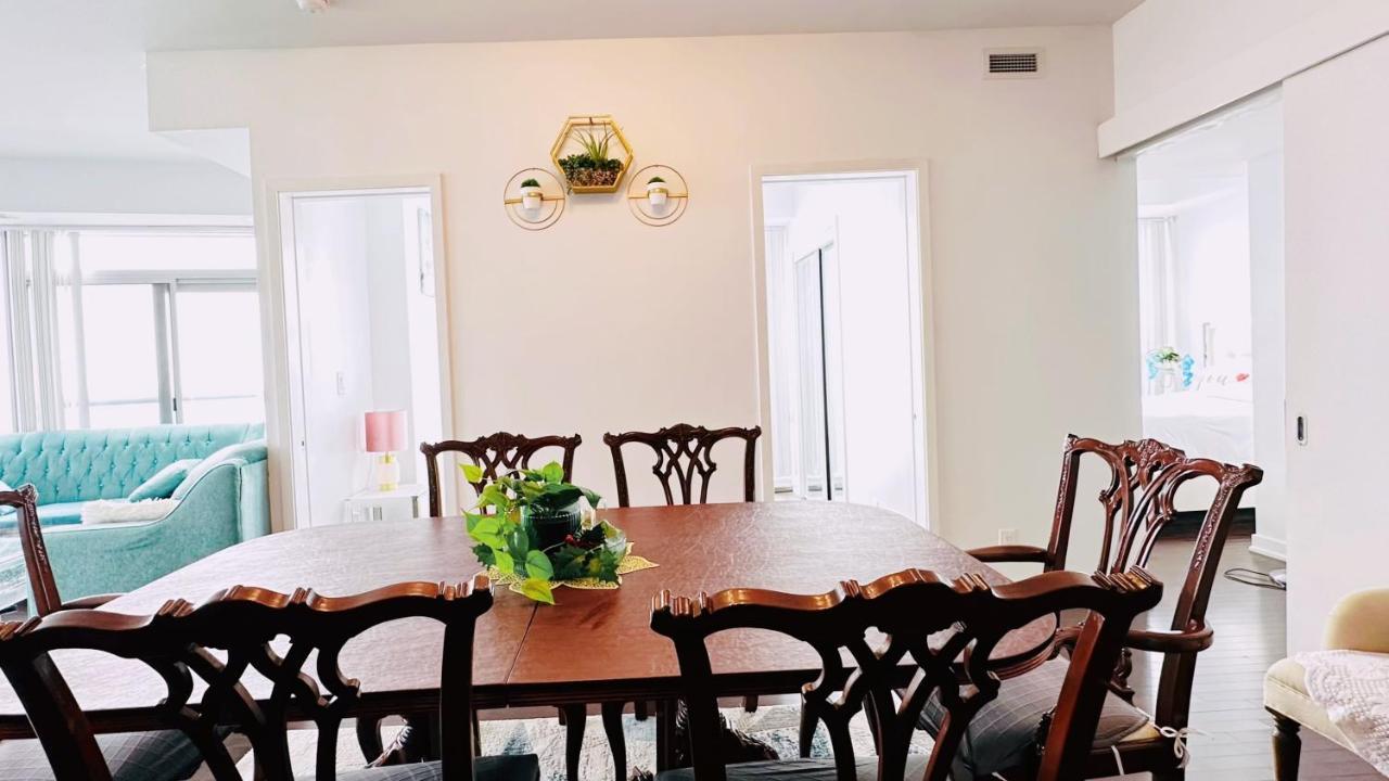 Superior 49th Floor 3 Bedroom With Cn Tower And View * Toronto