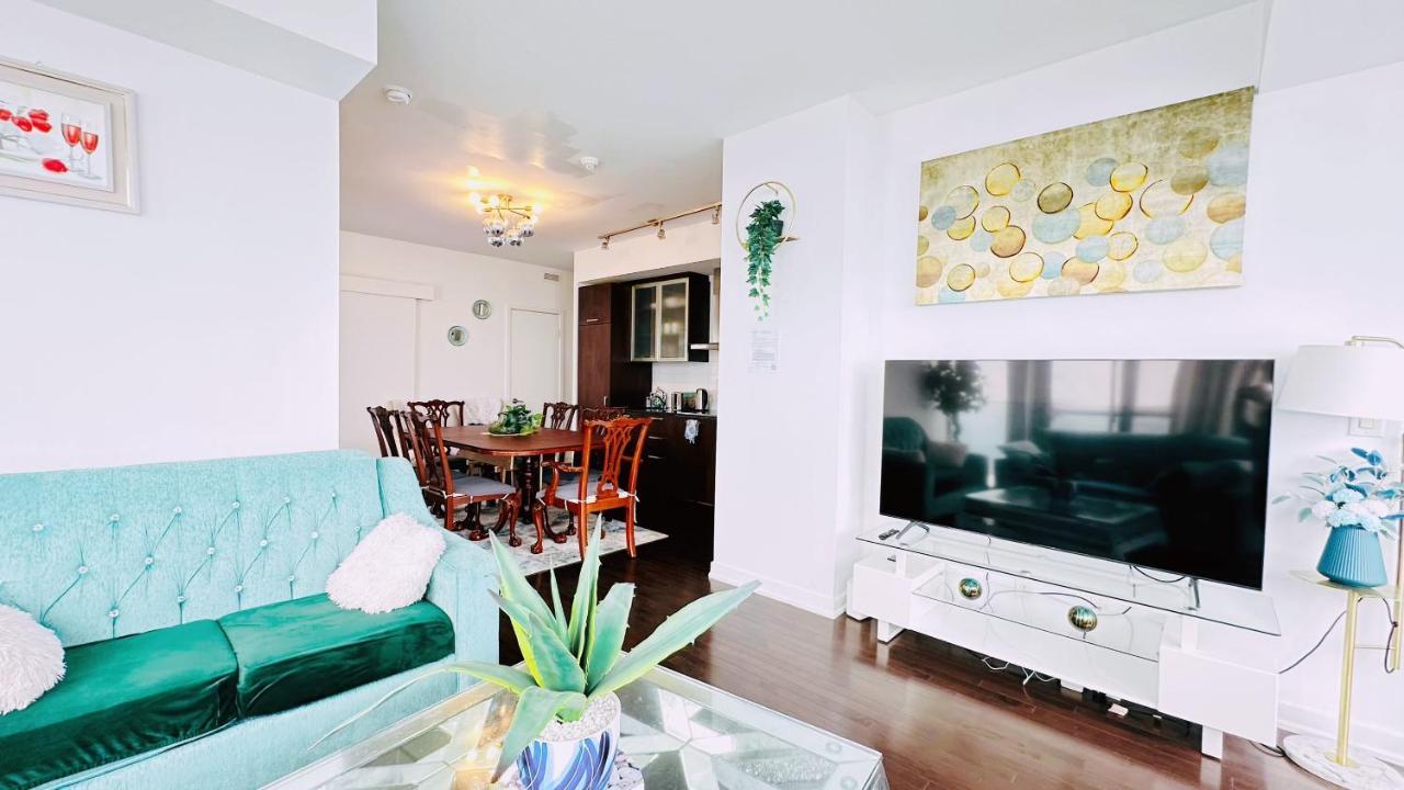 Superior 49th Floor 3 Bedroom With Cn Tower And View *