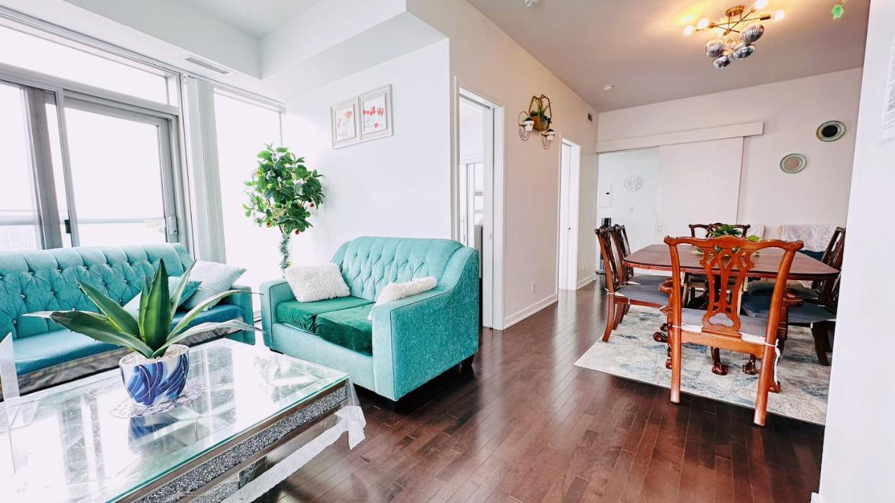 Superior 49th Floor 3 Bedroom With Cn Tower And View * Toronto