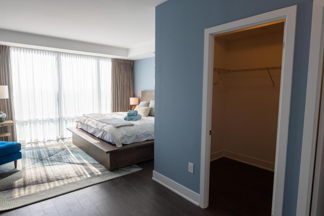 Apartment Luxury View In Downtown 3 Bedroom 2.5 Bathroom 1 Parking Toronto