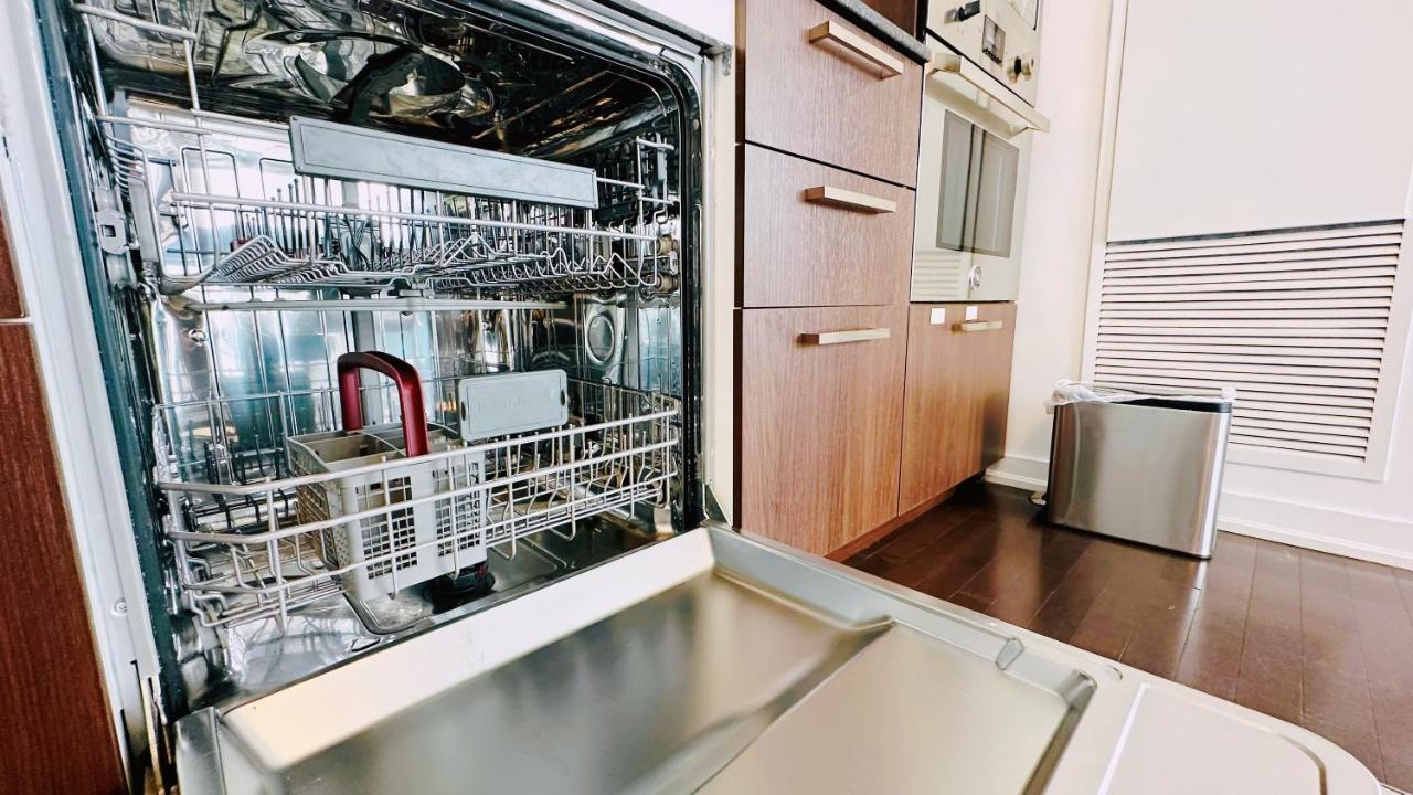 Superior 49th Floor 3 Bedroom With Cn Tower And View Hotel Toronto