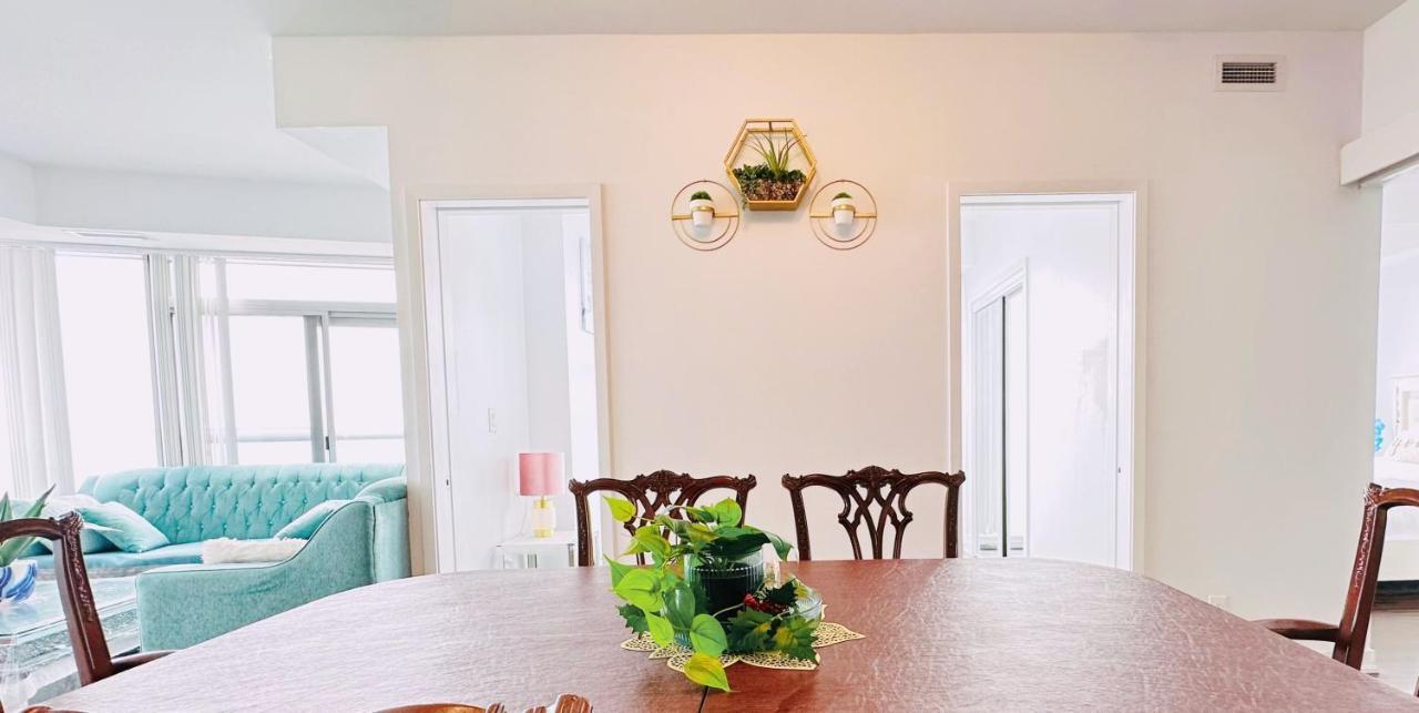 Superior 49th Floor 3 Bedroom With Cn Tower And View Hotel