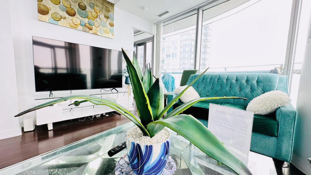 Superior 49th Floor 3 Bedroom With Cn Tower And View Hotel Toronto