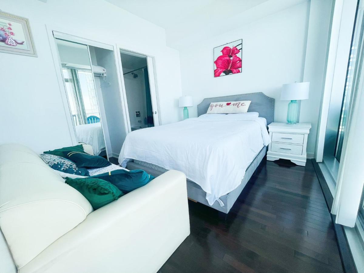Superior 49th Floor 3 Bedroom With Cn Tower And View Hotel
