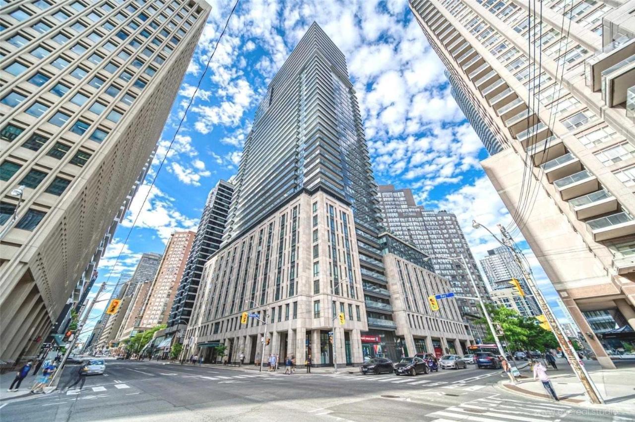 Luxury View In Downtown 3 Bedroom 2.5 Bathroom 1 Parking Apartment