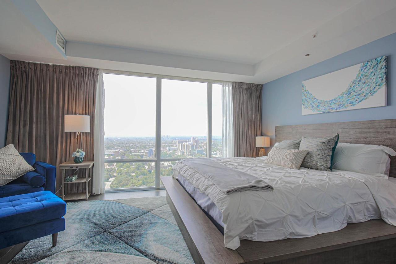Luxury View In Downtown 3 Bedroom 2.5 Bathroom 1 Parking Apartment *