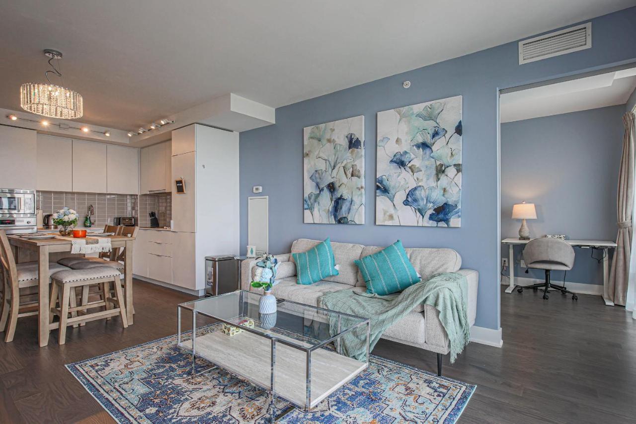 Apartment Luxury View In Downtown 3 Bedroom 2.5 Bathroom 1 Parking Toronto