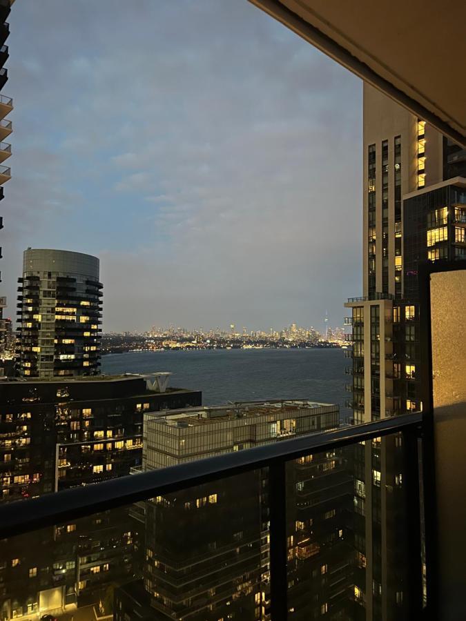 Luxury Lakefront Condo *