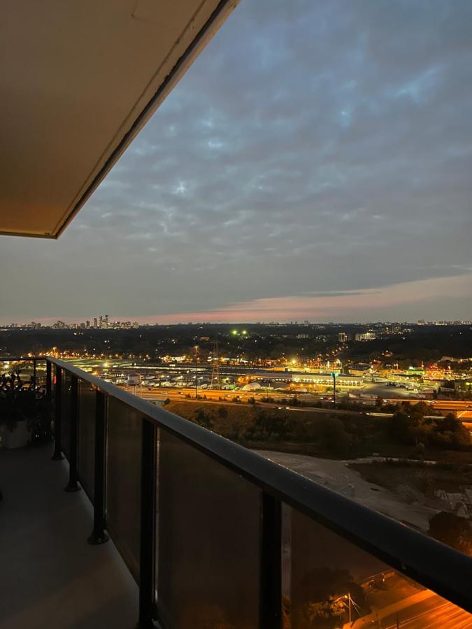 Luxury Lakefront Condo Apartment