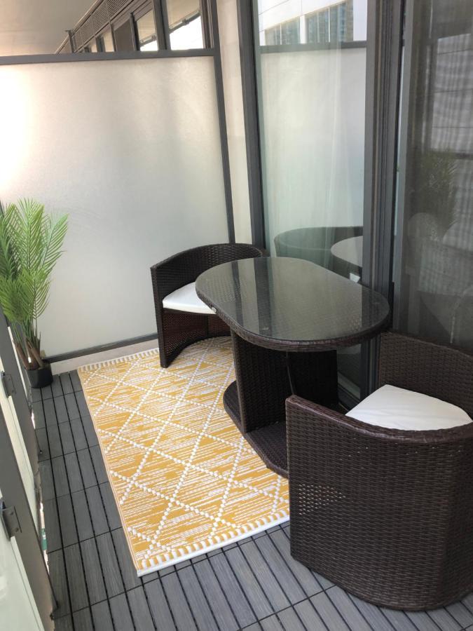 Sanctuary In Toronto's Centre Apartment