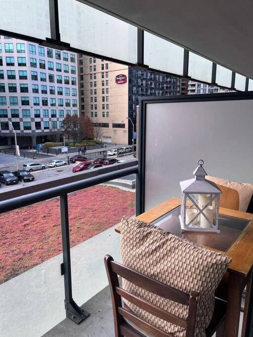 Chic 1-br Condo; Parking Included; Downtown Core