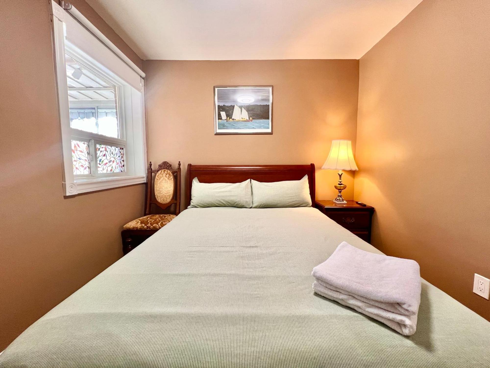 Newly Renovated Detached Near Finch Subway Station Homestay *