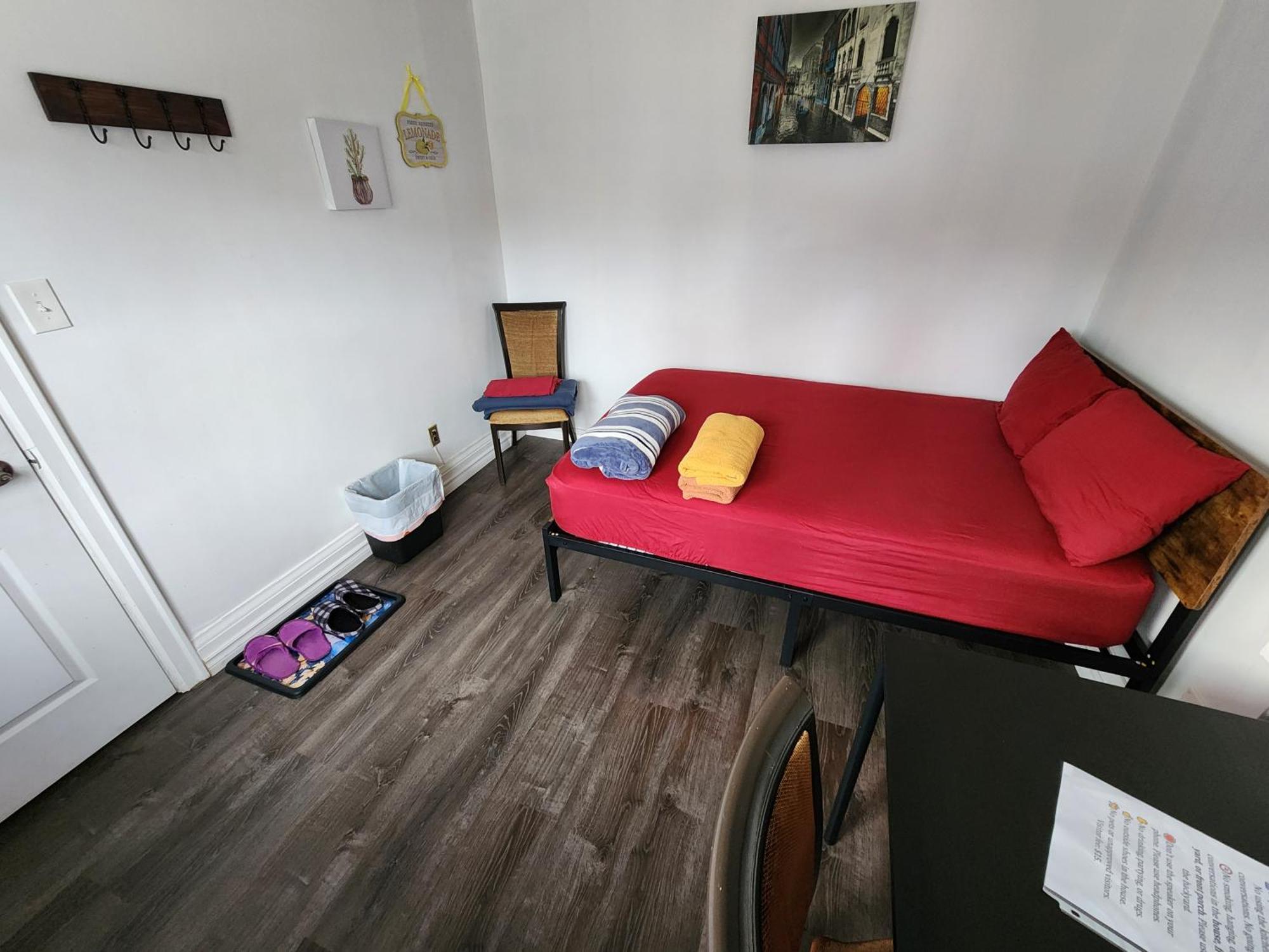 Guest house Affordable/quiet Private Toronto