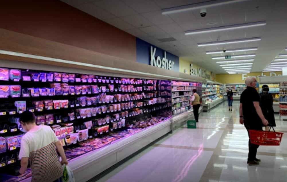 Executive In Next To Yorkdale Shopping Centre Toronto