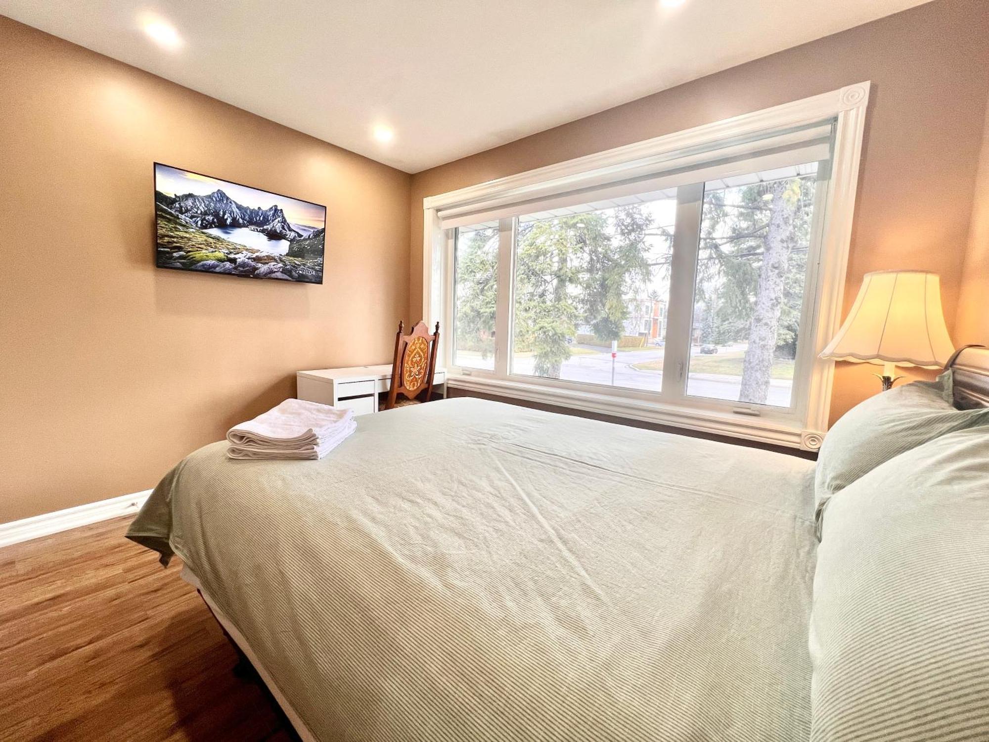 Homestay Newly Renovated Detached Near Finch Subway Station *