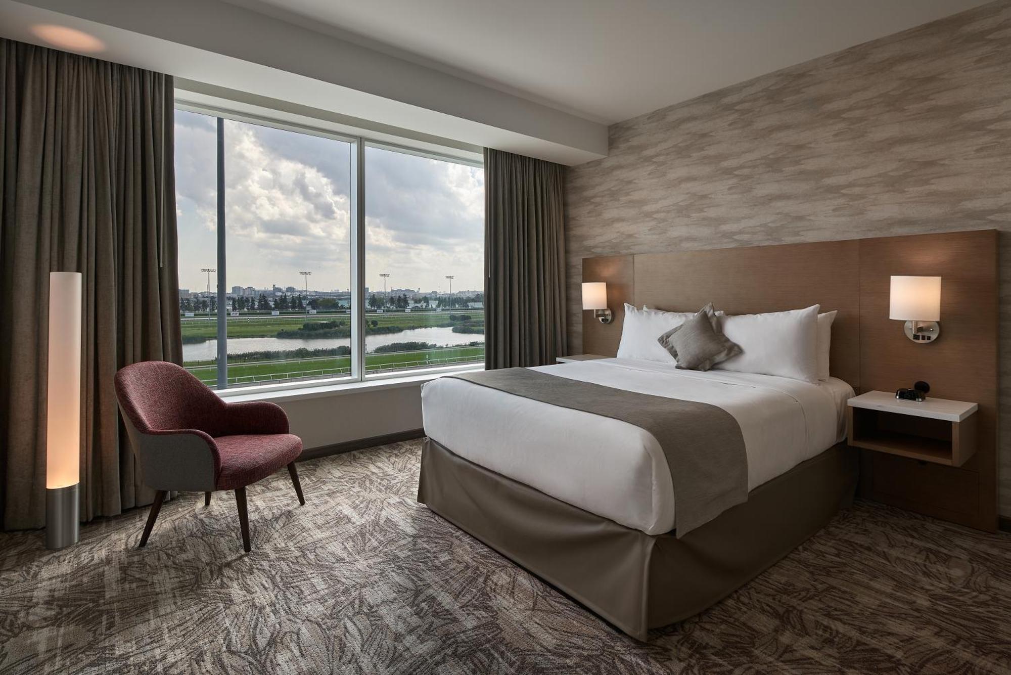 Great Canadian Casino 4*