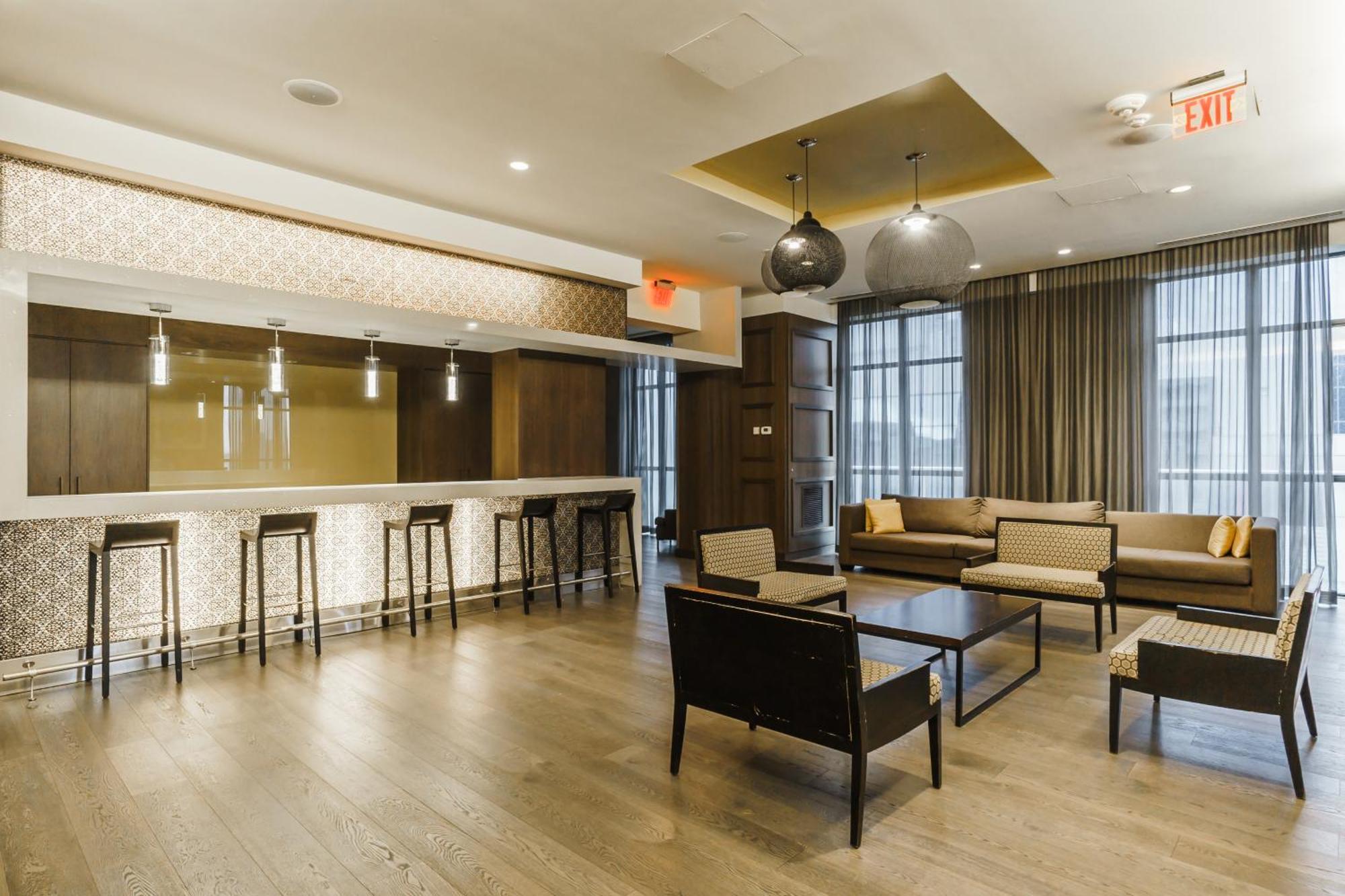 Hotel 300 Front