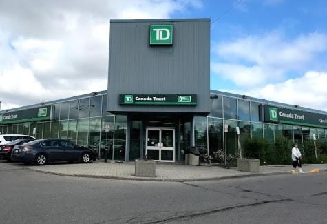 Executive In Next To Yorkdale Shopping Centre Toronto