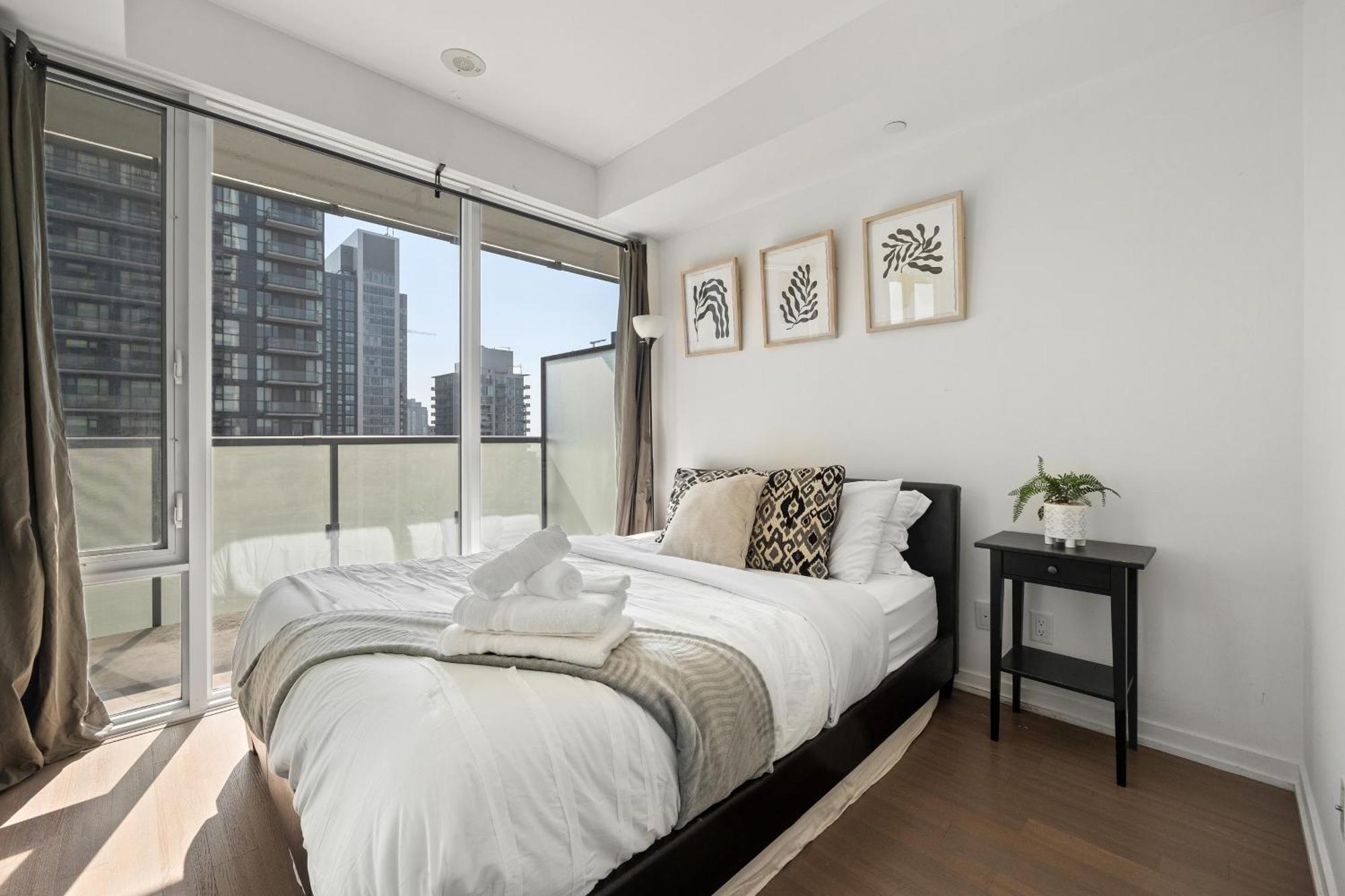 Trendy 1bedroom Downtown Toronto