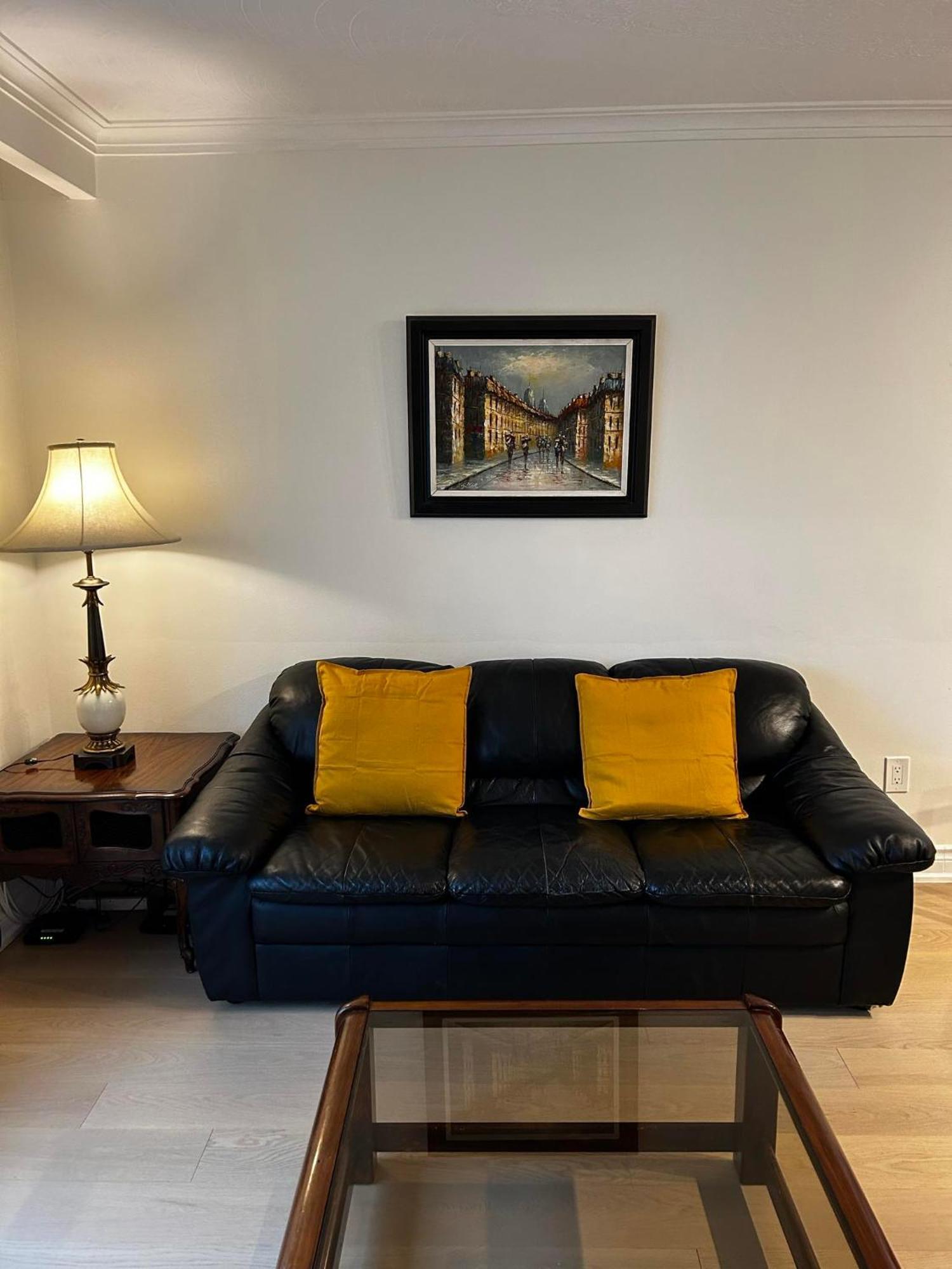 Guest house Peaceful Cosy With Garden View, Private Parking Toronto