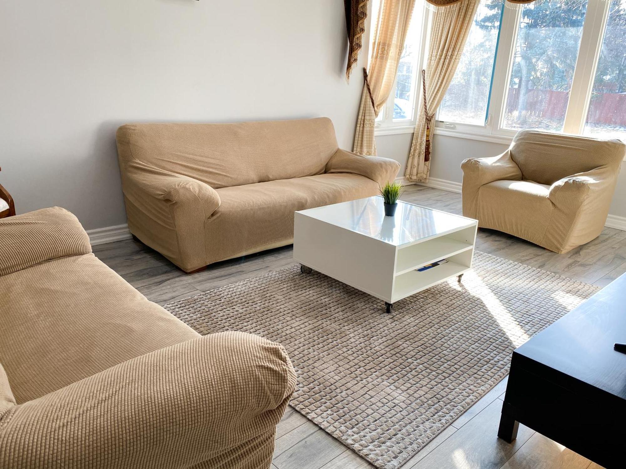 Homestay Spacious Mbr Near Kennedy Subway & Go