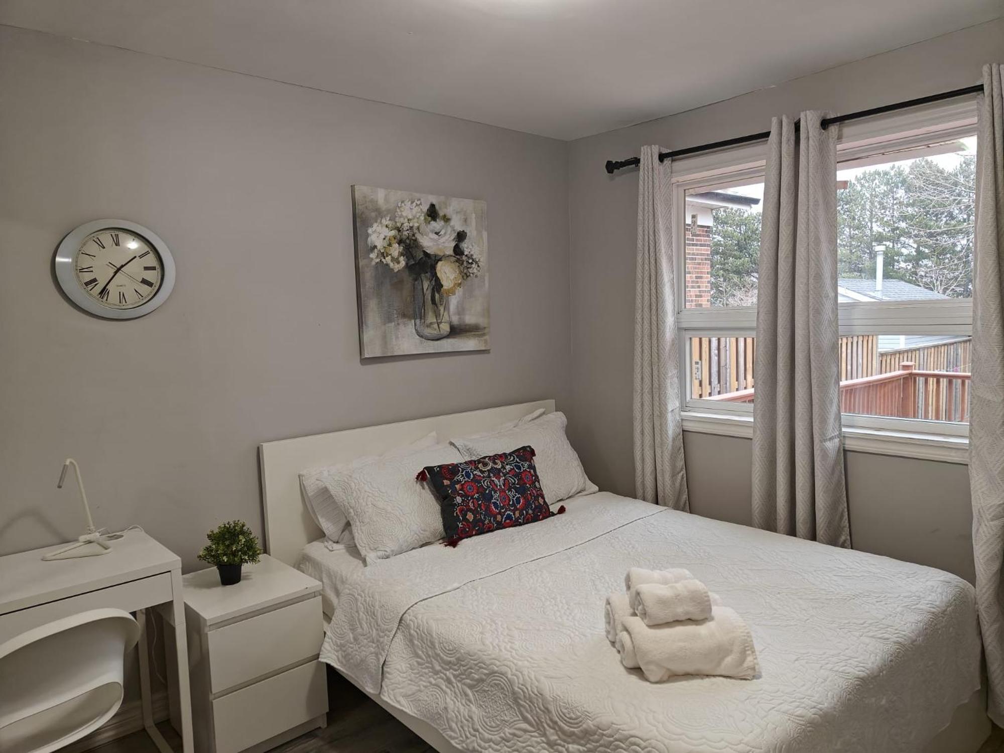 Spacious Mbr Near Kennedy Subway & Go * Toronto