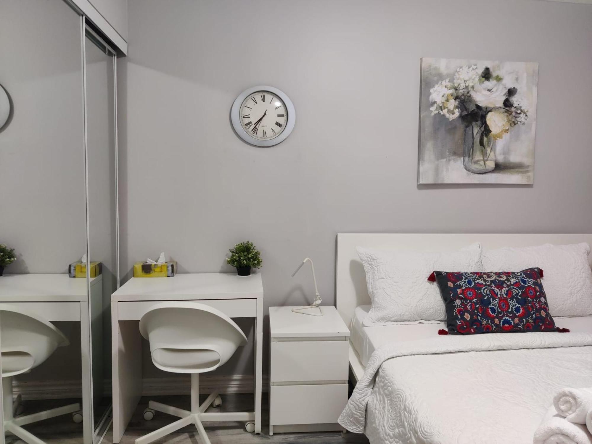 Homestay Spacious Mbr Near Kennedy Subway & Go