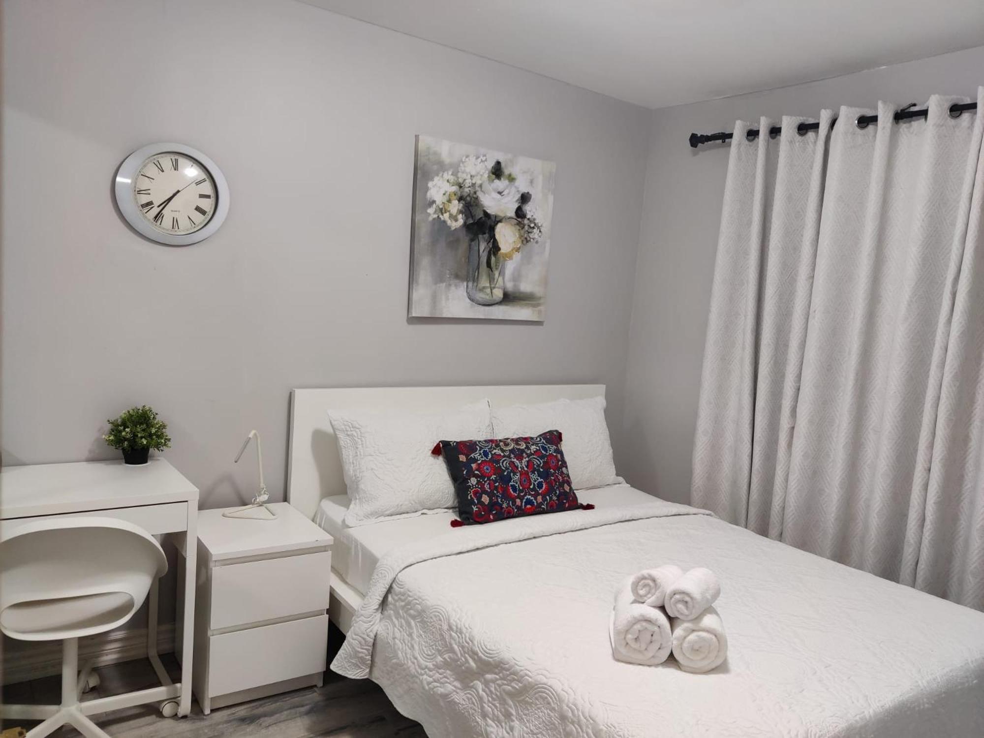 Spacious Mbr Near Kennedy Subway & Go *