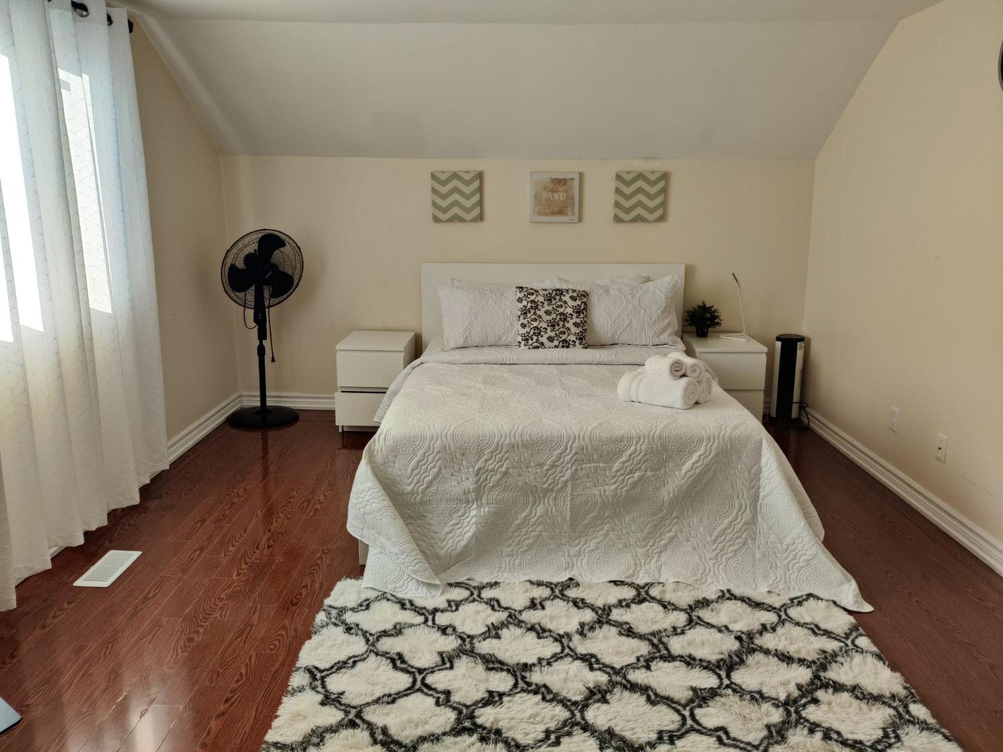 Spacious Mbr Near Kennedy Subway & Go *