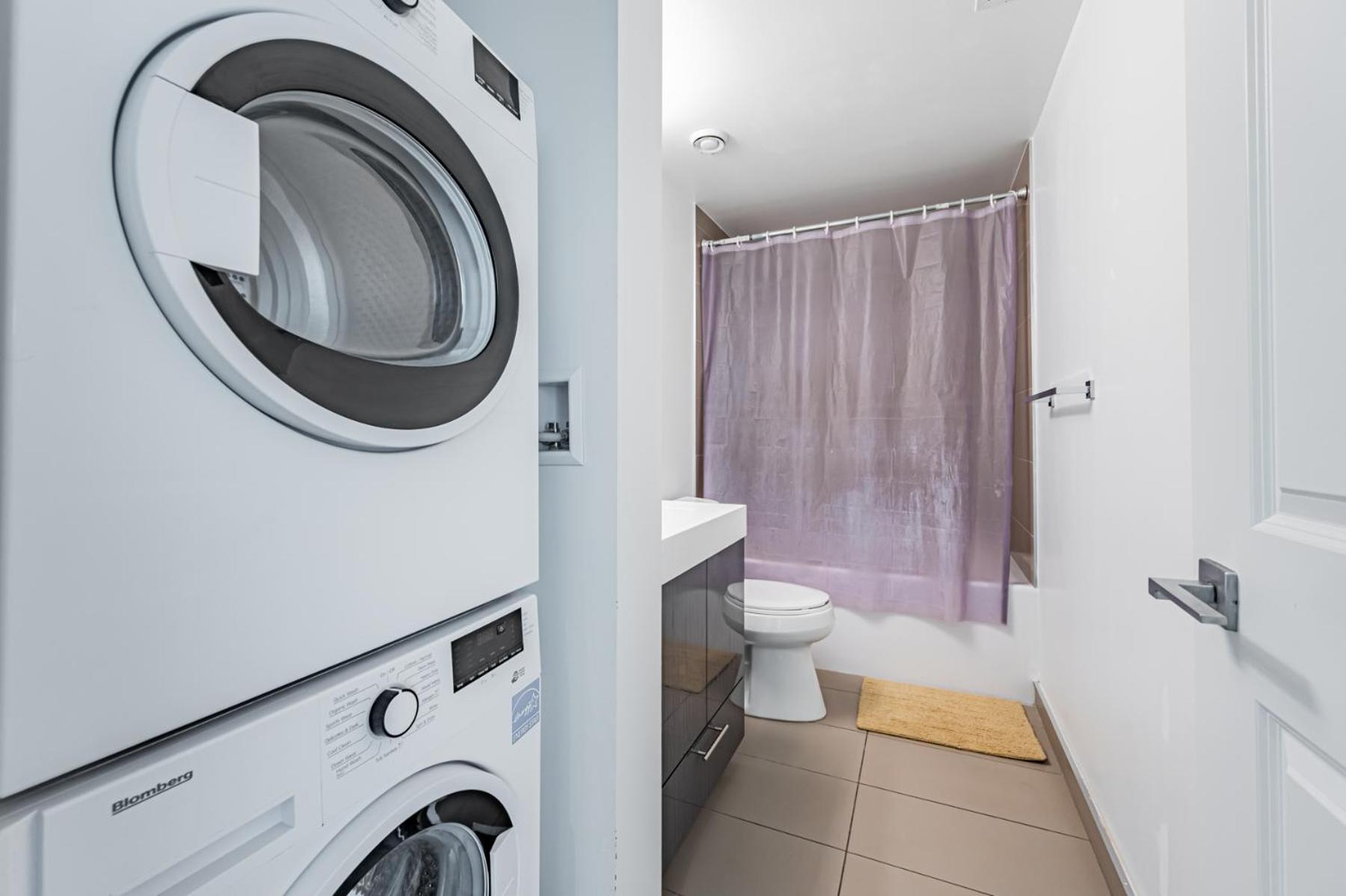 Guest house Luxury Close To Rogers Center In Downtown Core *