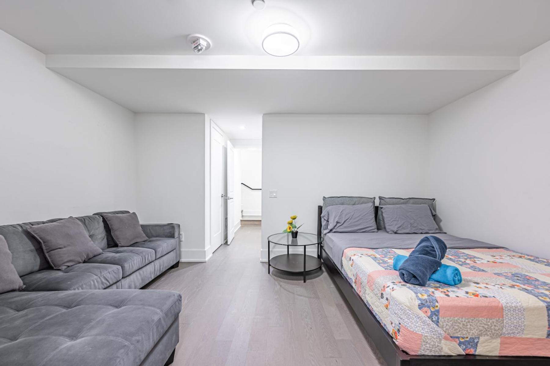 Luxury Close To Rogers Center In Downtown Core Toronto