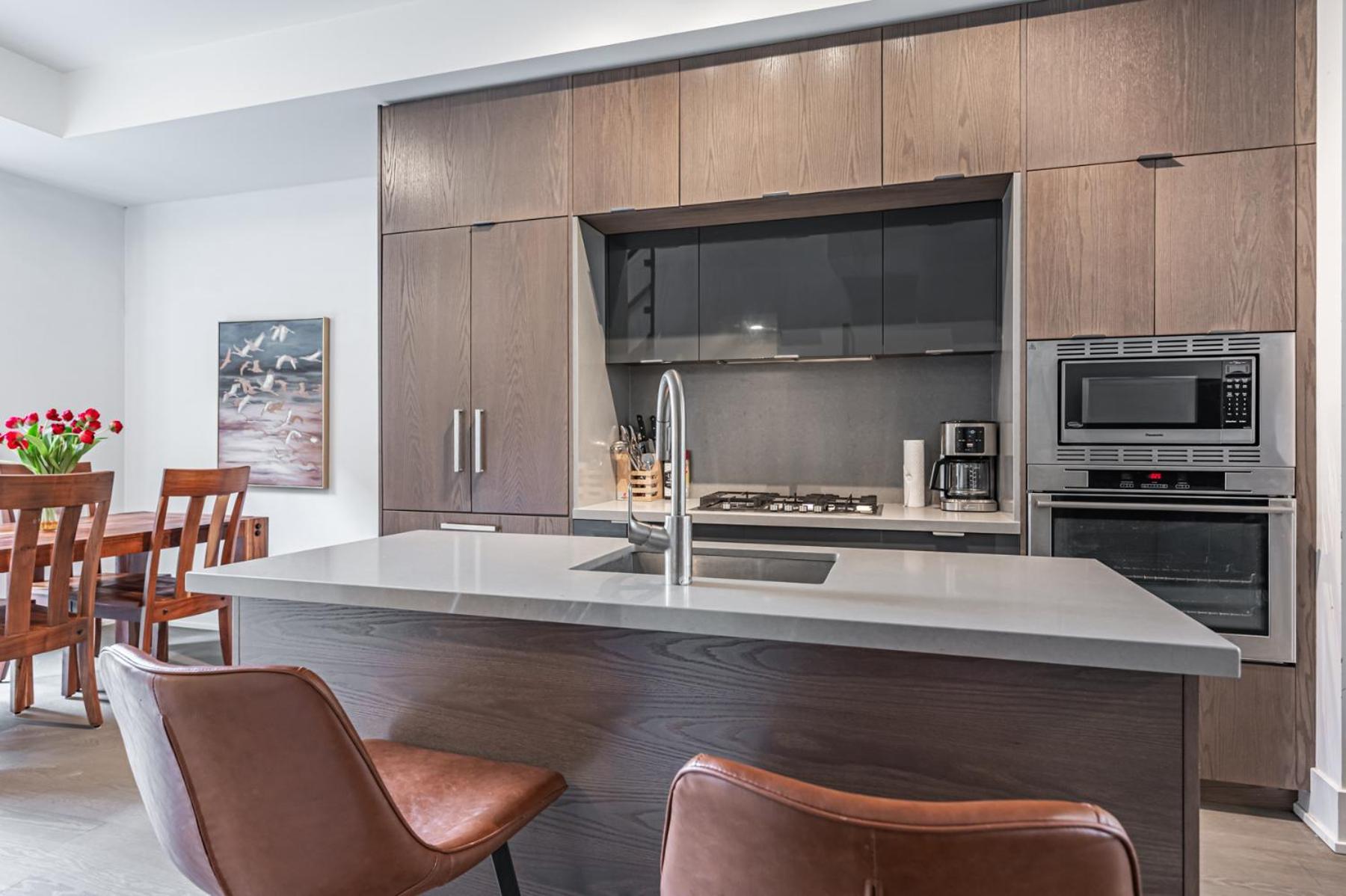 Luxury Close To Rogers Center In Downtown Core Toronto