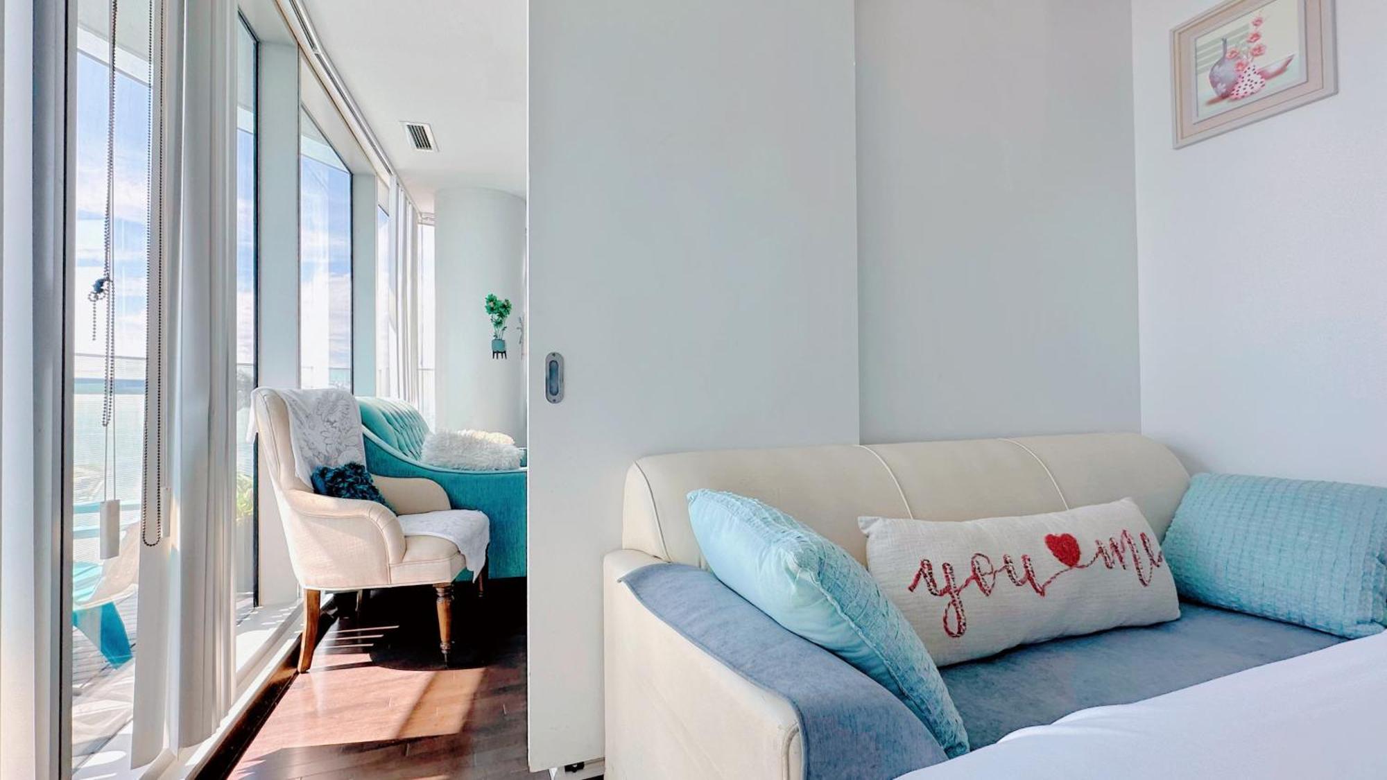 Superior 49th Floor 3 Bedroom With Cn Tower And View Hotel *