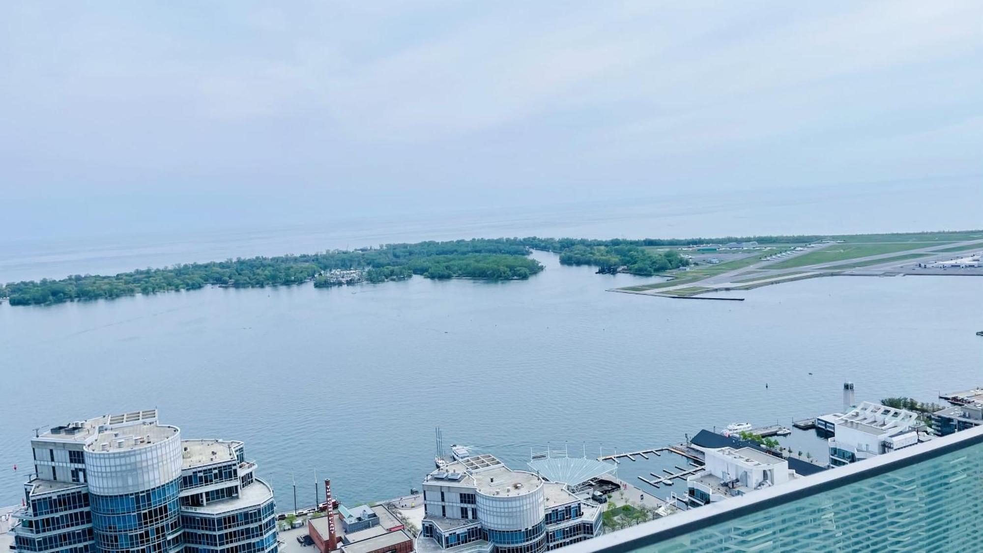 Superior 49th Floor 3 Bedroom With Cn Tower And View Toronto