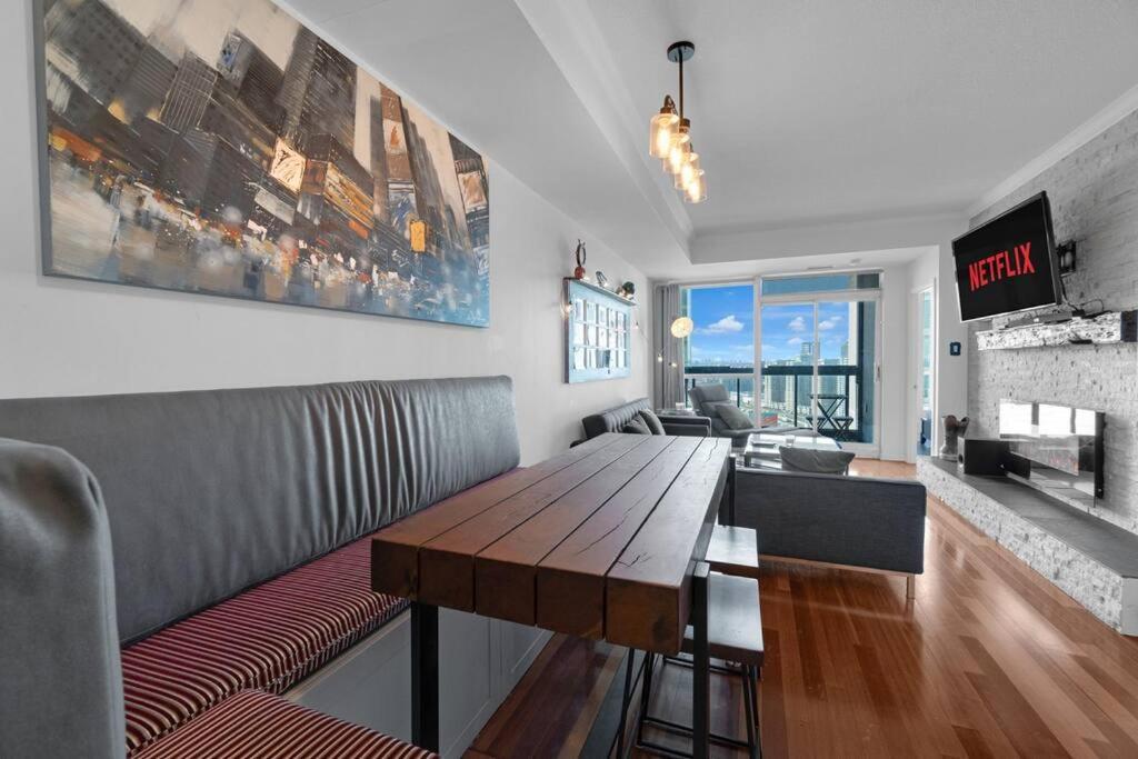 Spacious 1br - Downtown - Pool - Gym - Parking Apartment *